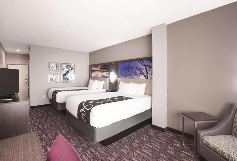 هتل La Quinta By Wyndham Kingsville