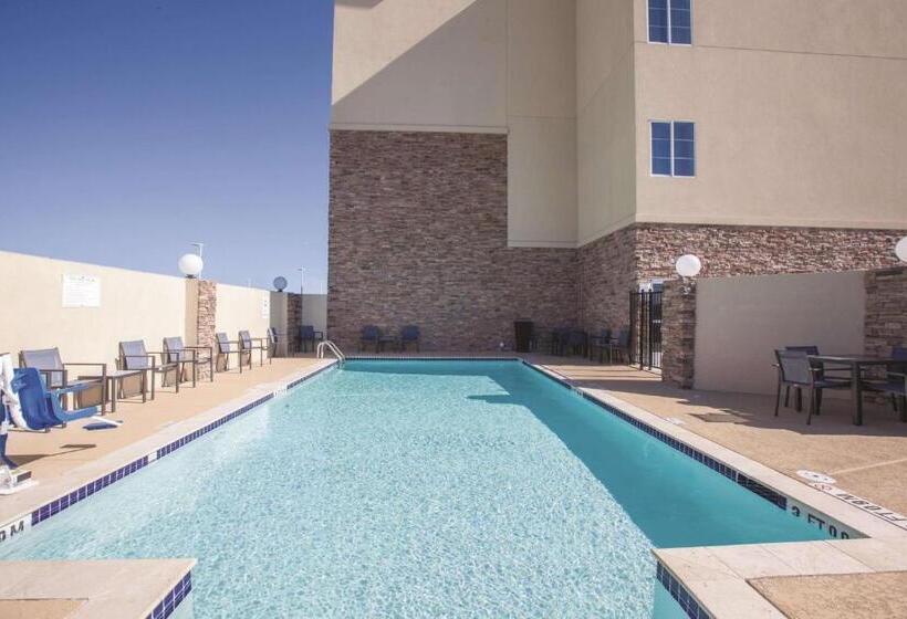 هتل La Quinta By Wyndham Kingsville