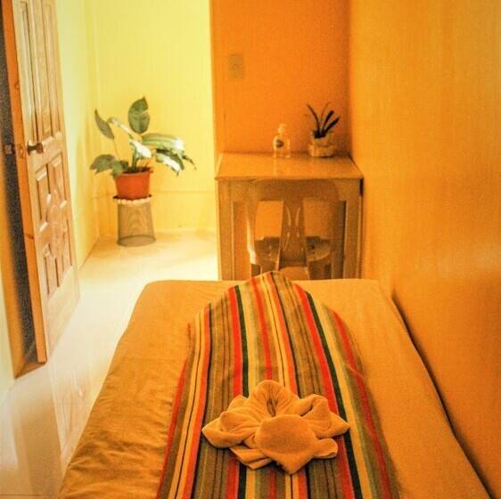 Отель Las Residencias Bed And Breakfast