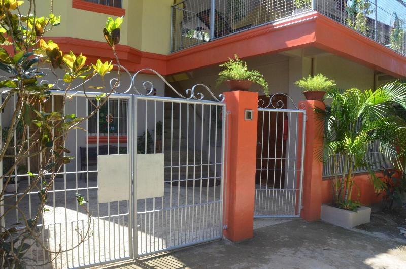 Отель Las Residencias Bed And Breakfast