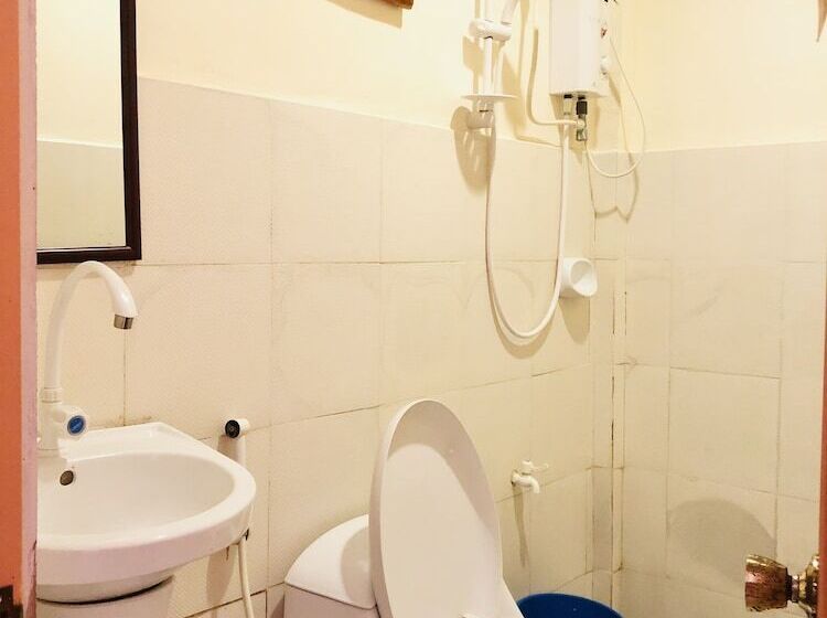 هتل Lolo Bob's Bed And Breakfast