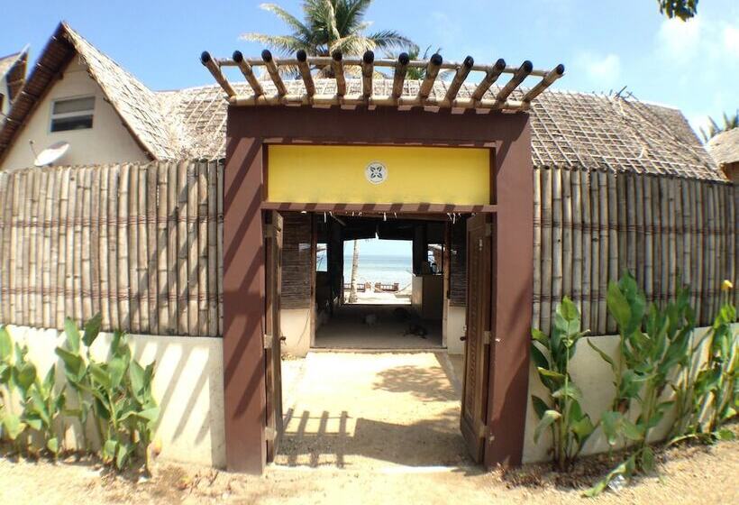 هتل Mangoriders Beach Club