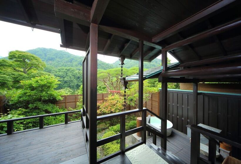 فندق Nagatoro Choseikan Ryokan