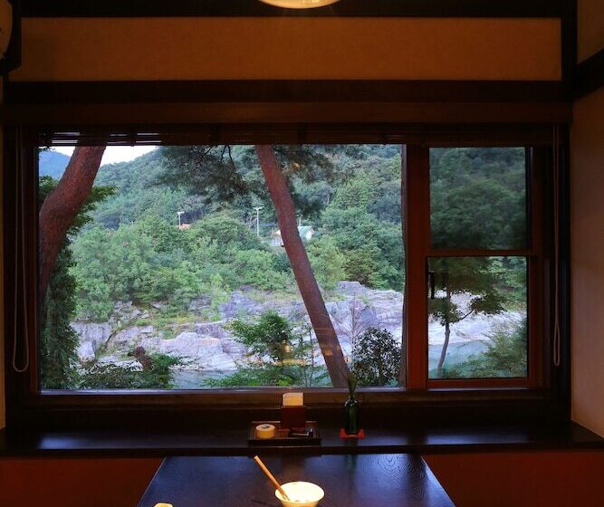 فندق Nagatoro Choseikan Ryokan