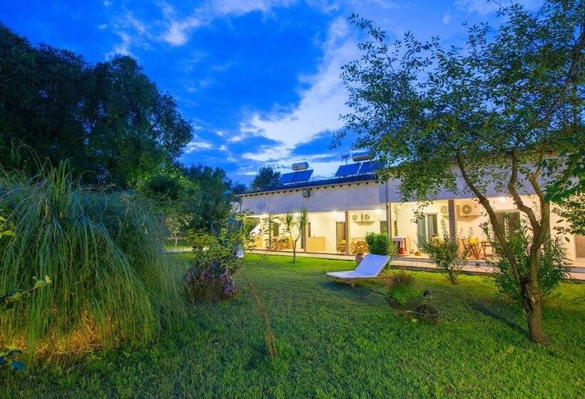 호텔 Natura Bungalows