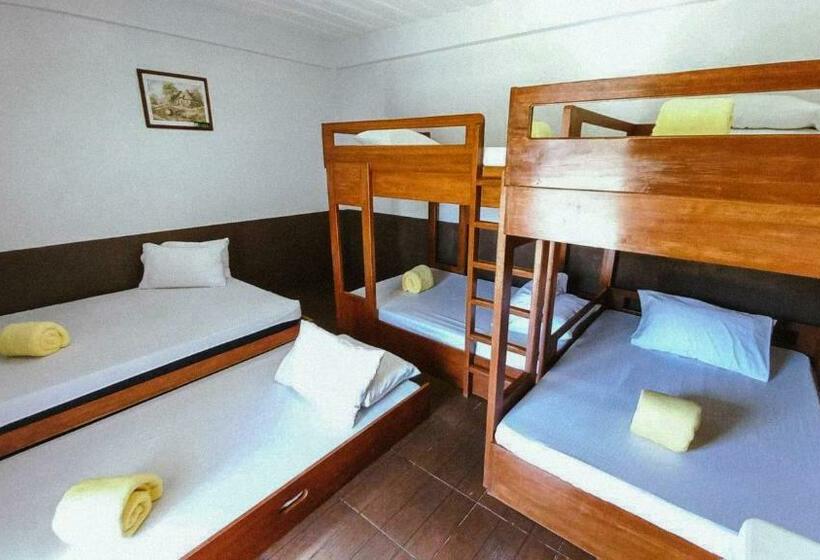 هتل Pacific Waves Inn