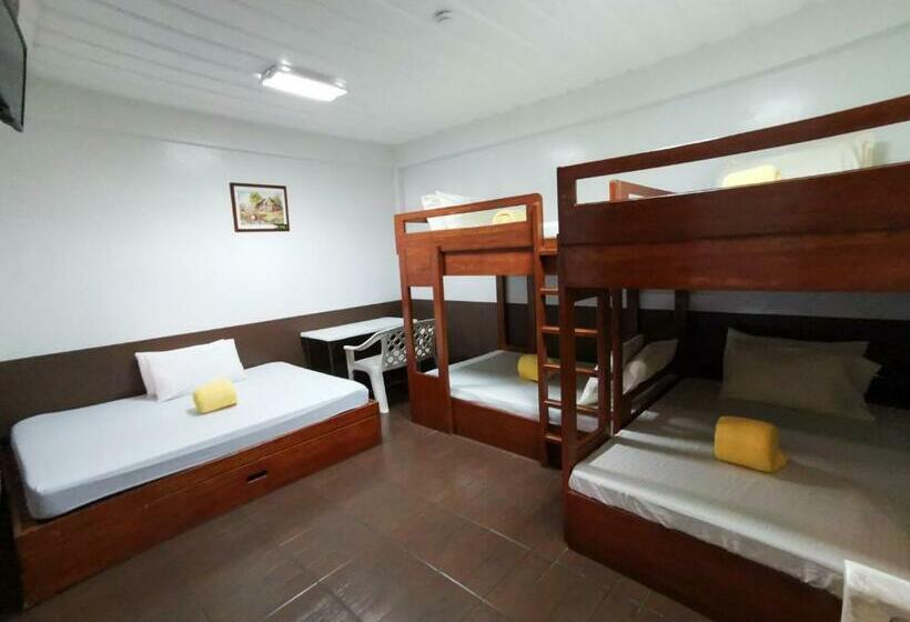 هتل Pacific Waves Inn