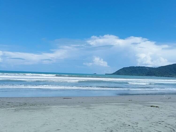 هتل Pacific Waves Inn