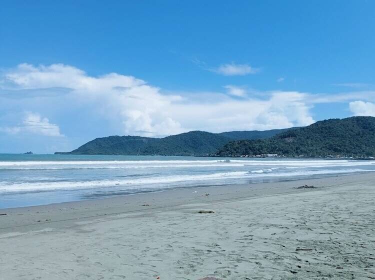 هتل Pacific Waves Inn