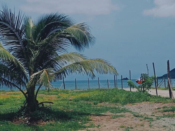 هتل Pacific Waves Inn