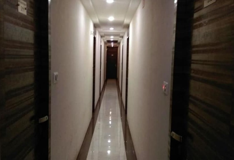 Hotel Palace Residency Near Lokmanya Tilak Terminus