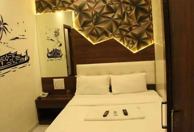 Hotel Palace Residency Near Lokmanya Tilak Terminus
