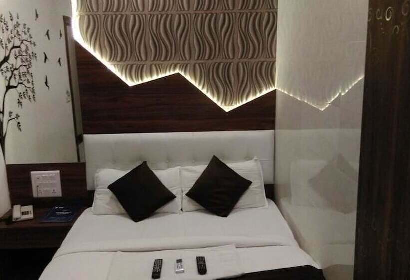 Hotel Palace Residency Near Lokmanya Tilak Terminus