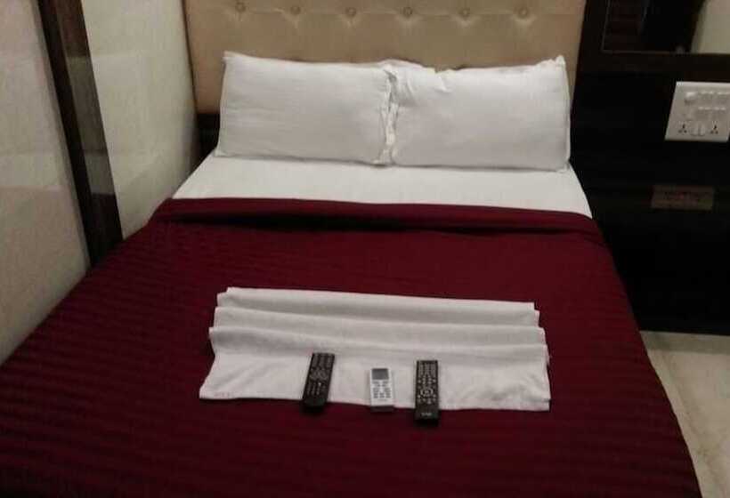 Hotel Palace Residency Near Lokmanya Tilak Terminus