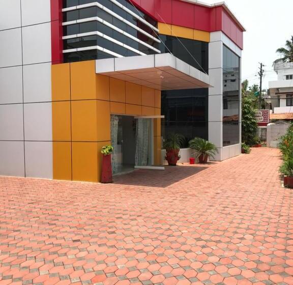 هتل Palm Rivera Kochi