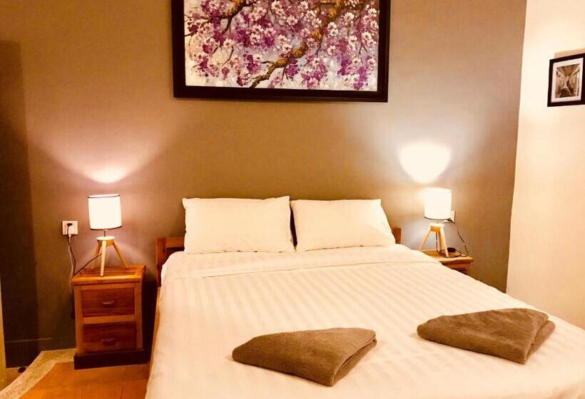 Отель Prantara Heritage Suites