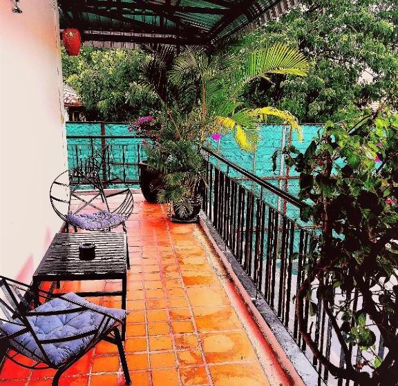 Отель Prantara Heritage Suites