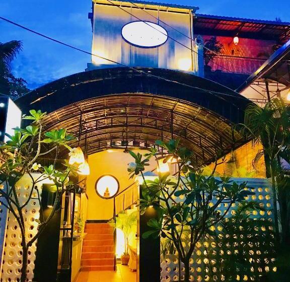 Отель Prantara Heritage Suites