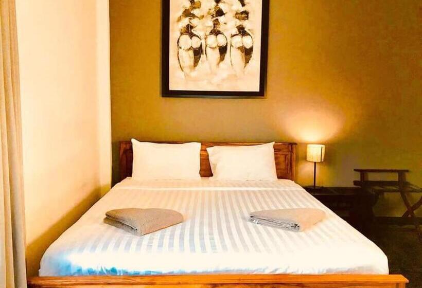 Отель Prantara Heritage Suites