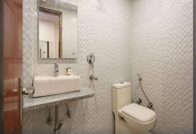 Отель Prem Deluxe Guest House