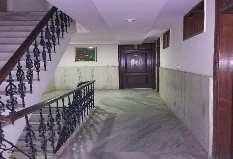 Отель Prem Deluxe Guest House