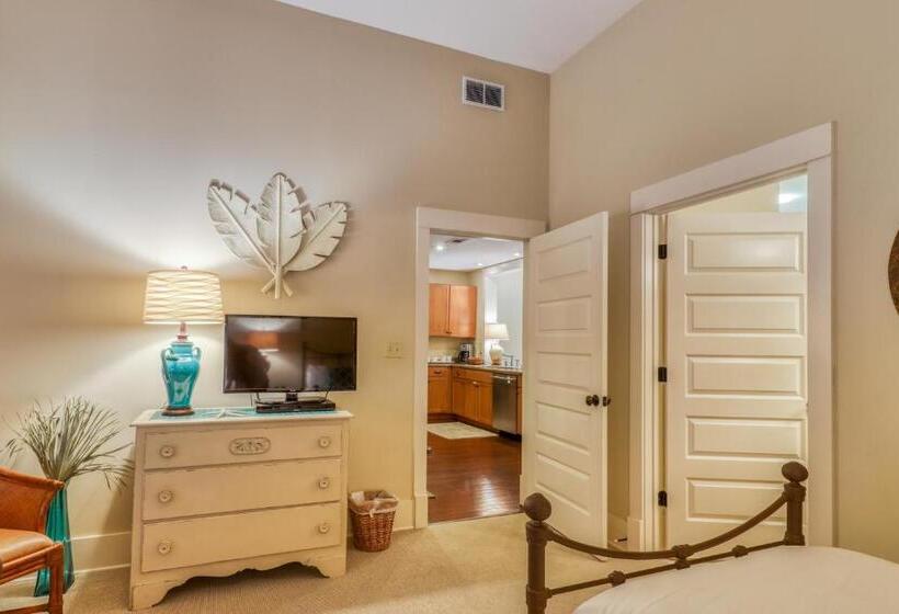 فندق Redfish Village