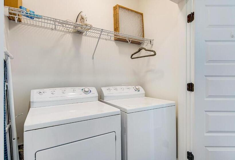 فندق Redfish Village