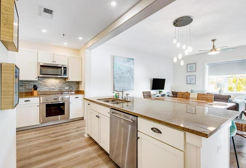 فندق Redfish Village