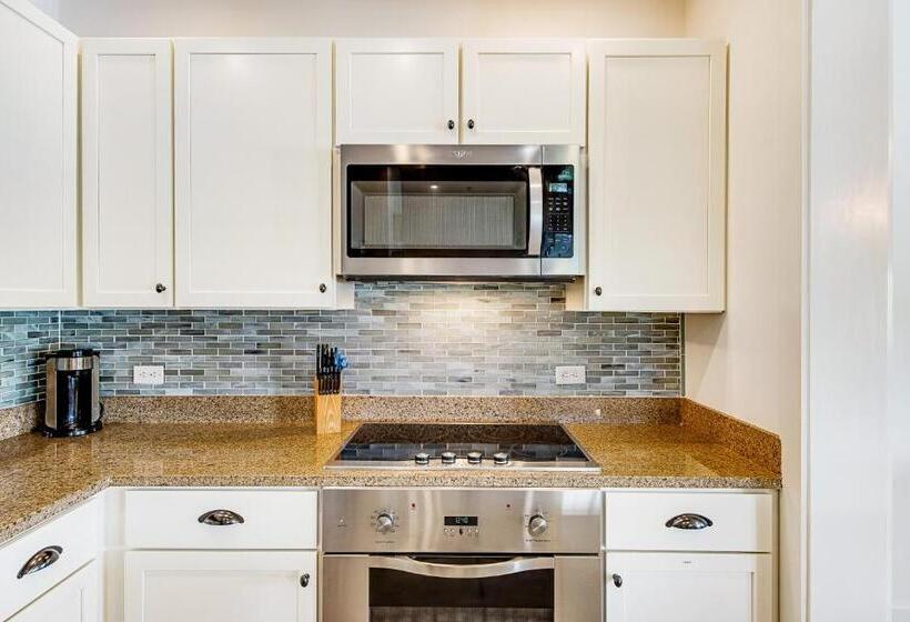 فندق Redfish Village