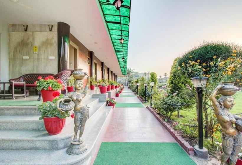 فندق Royal Garden Retreat