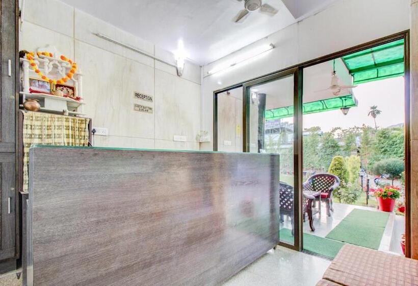 فندق Royal Garden Retreat