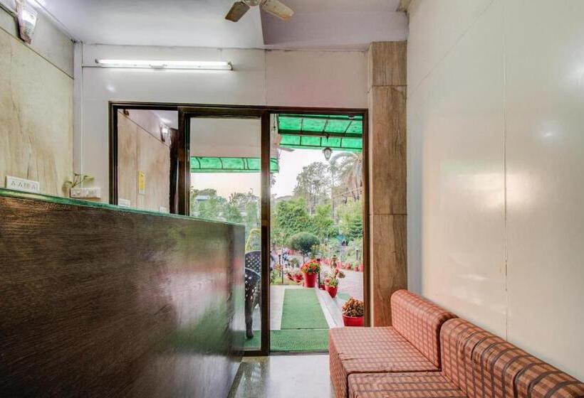 فندق Royal Garden Retreat