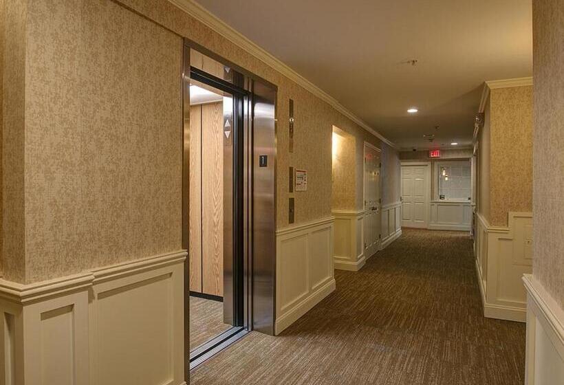 فندق Sag Harbor Inn