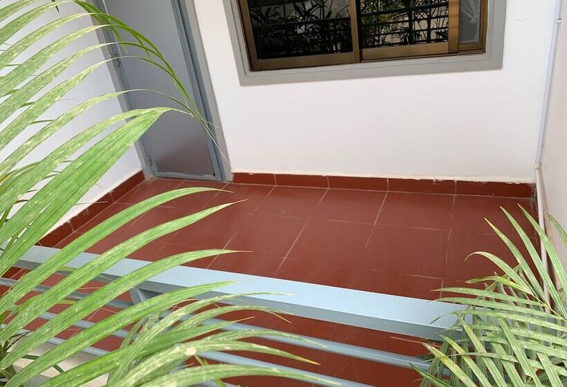 Отель Sevenstars Hostel