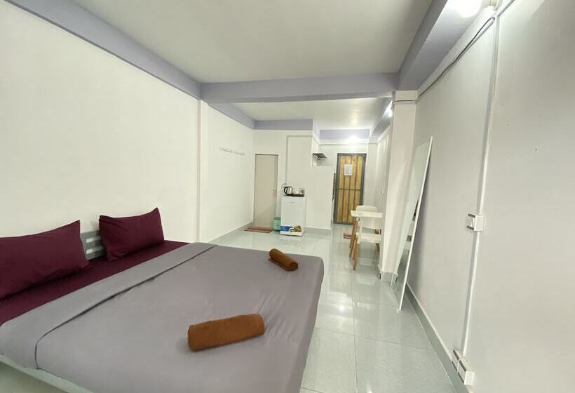 Отель Sevenstars Hostel