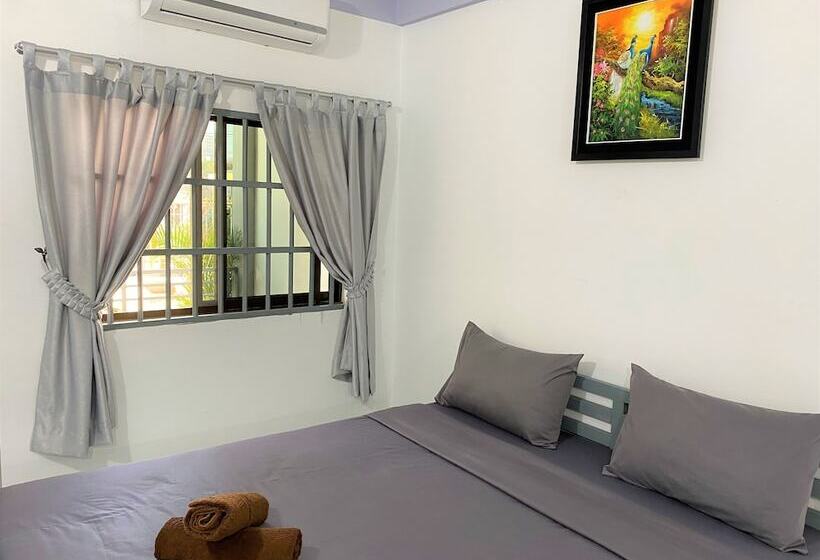 Отель Sevenstars Hostel