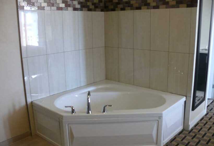 فندق Super 8 By Wyndham Watrous