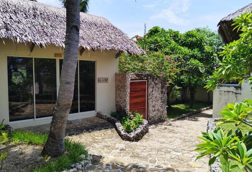 هتل Tepanee Beach Resort