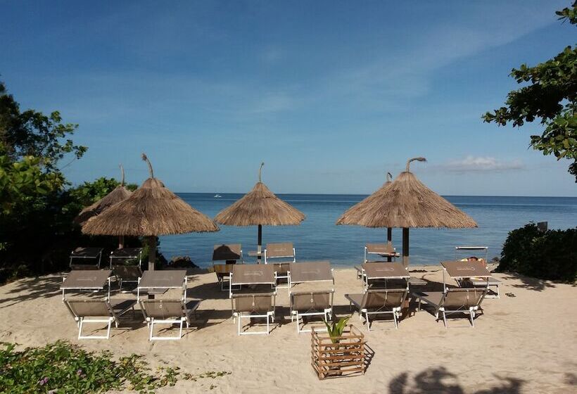 هتل Tepanee Beach Resort