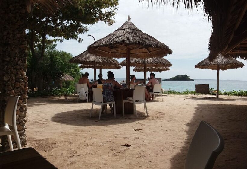 هتل Tepanee Beach Resort