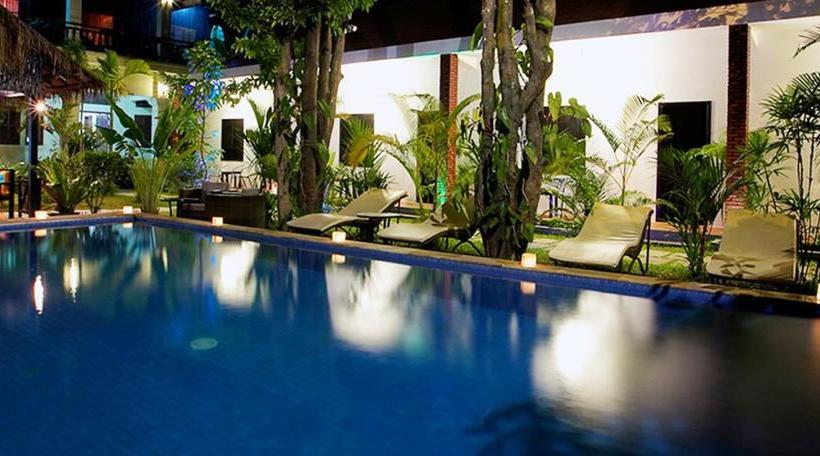 هتل The Angkor Crescent