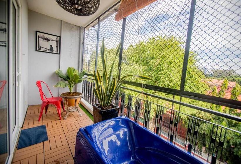 בית מלון כפרי The Artist Residence