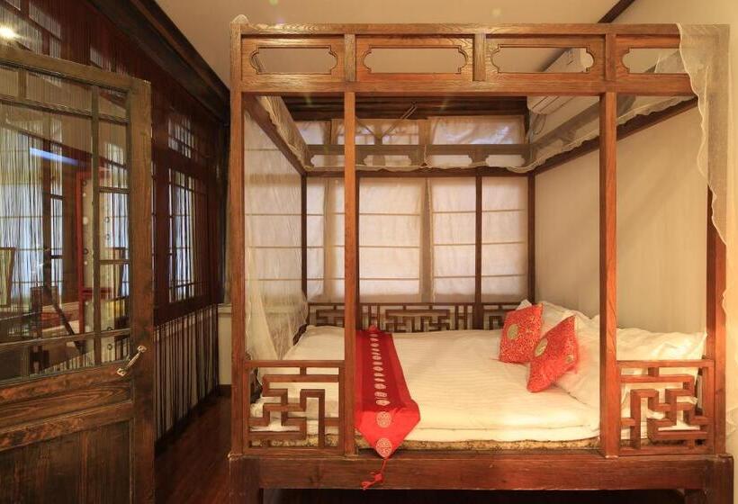 Отель The Great Wall Courtyard Hostel