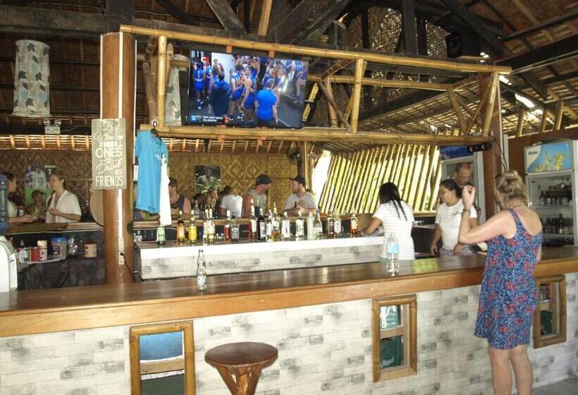 هتل The Sharks Tail Dive Center