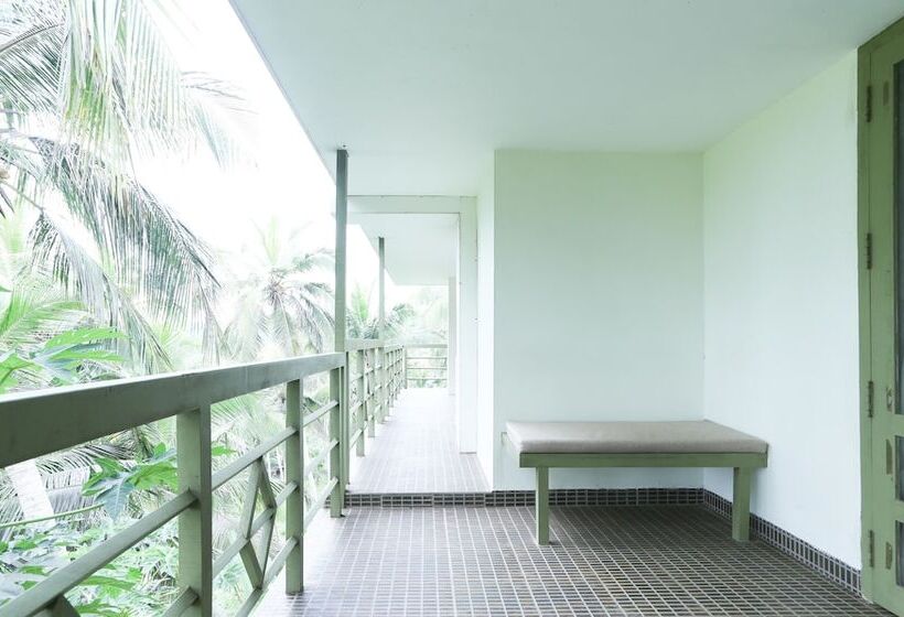 هتل Treebo Hill Gardens