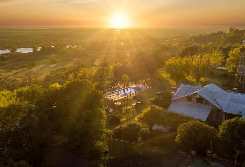 ホテル Vistal Río