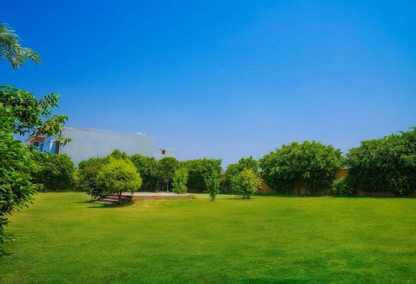 בית מלון כפרי Welcomheritage Ranjitvilas