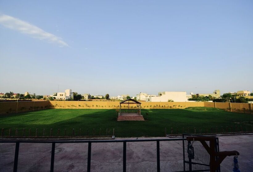 בית מלון כפרי Welcomheritage Ranjitvilas