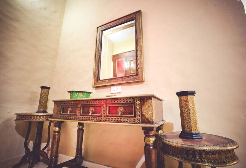 בית מלון כפרי Welcomheritage Ranjitvilas