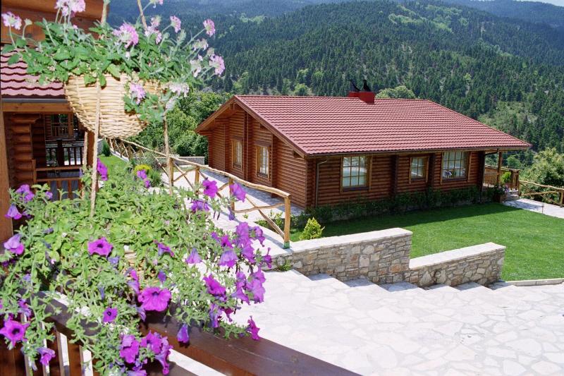 هتل Xenios Chalets